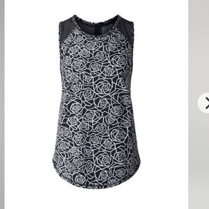 Lululemon Sculpt Posey Black and White Roses Tank size 6